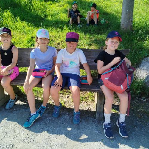 Kinder beim Wandertag