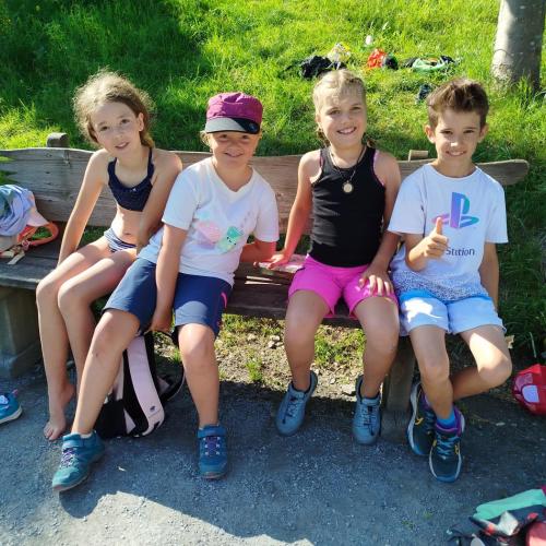 Kinder beim Wandertag