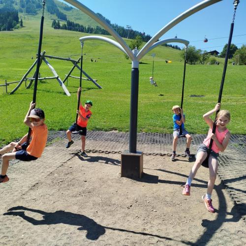 Kinder beim Wandertag