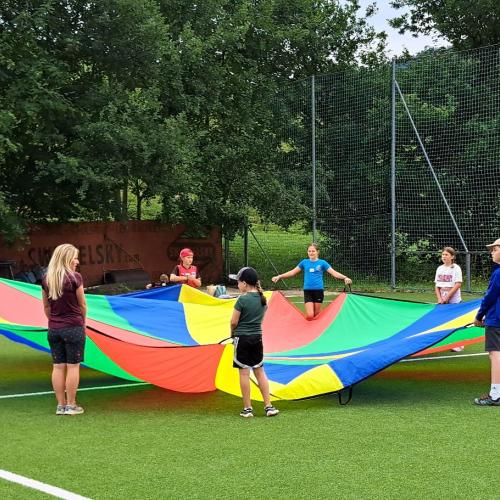 Spiel mit dem Schwungtuch
